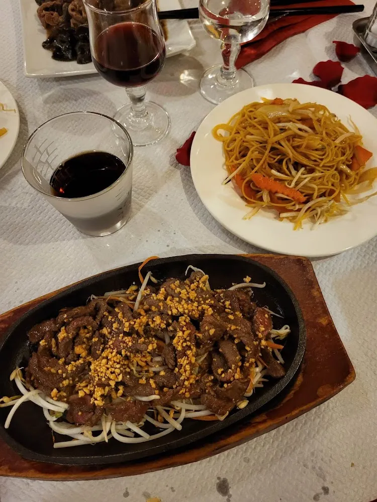 Bœuf Aux 5 Parfums Sur Plaque Chauffante